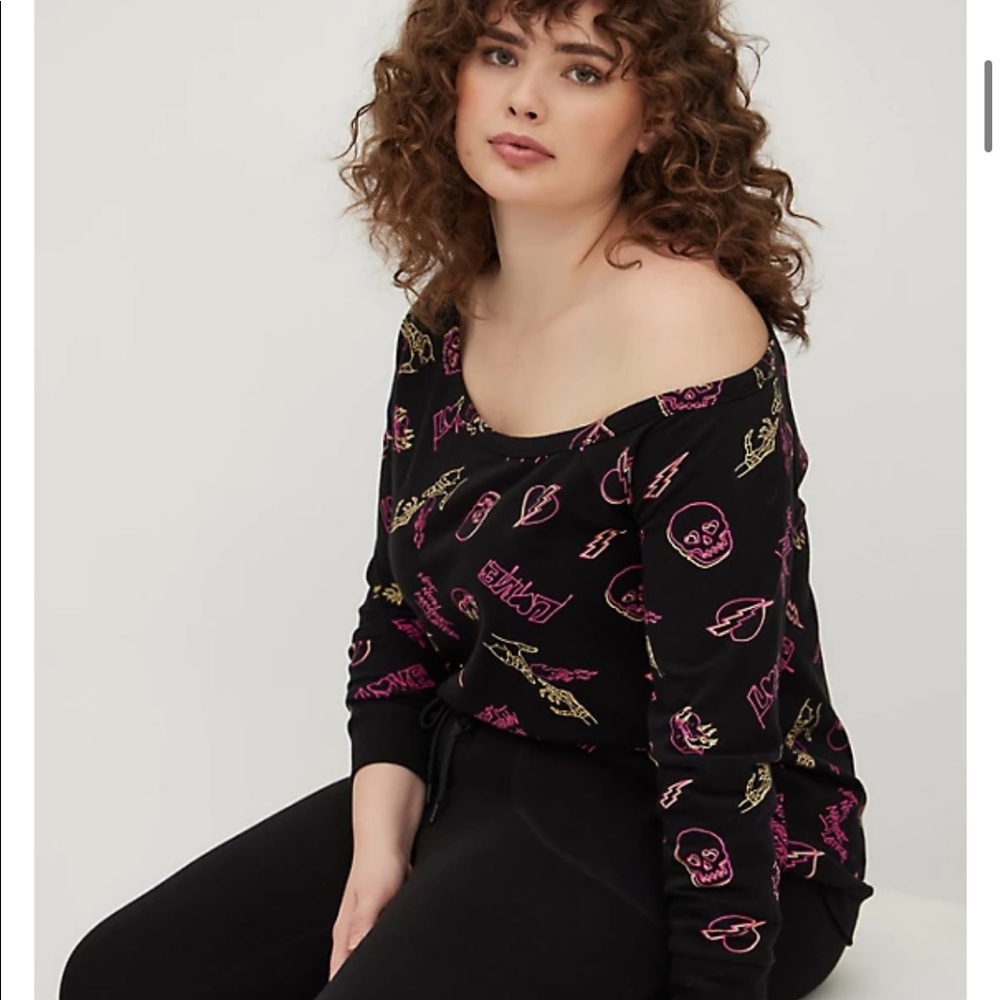 NEW LOVESICK OFF-SHOULDER SWEATSHIRT - EVERYDAY FLEECE GRAFFITI BLACK, 2X